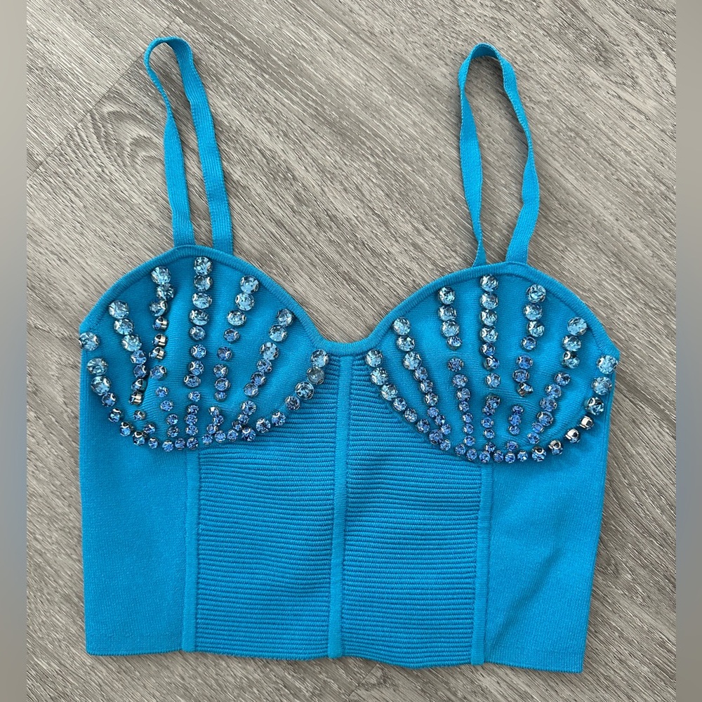 Sandro
Embellished Shell Top
Size xs-s